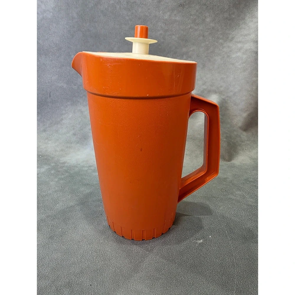 Vintage Tupperware Orange 2 Quart Pitcher 800-12 Push Button Lid Retro Rust